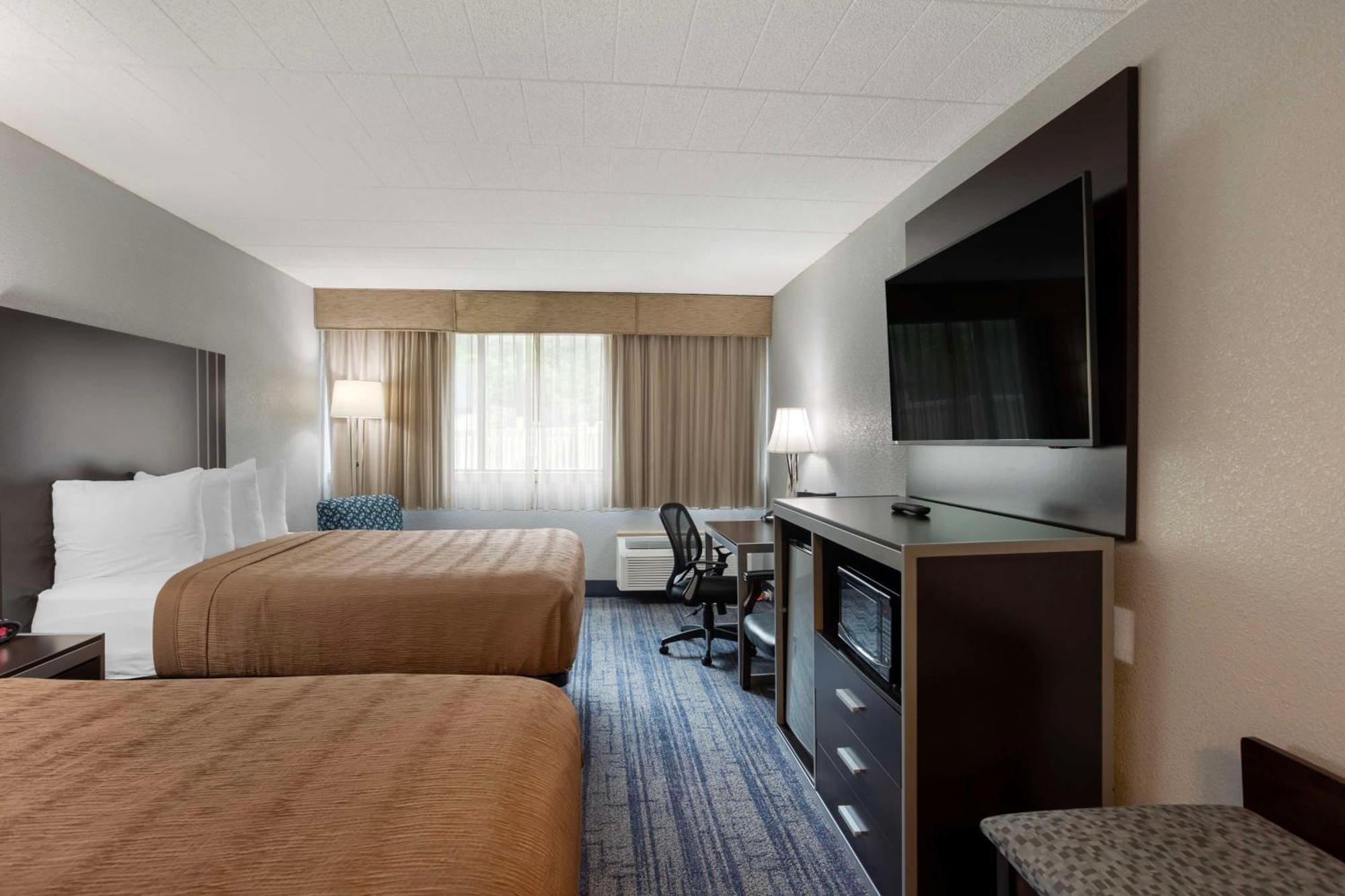 Best Western Plus Reading Inn & Suites Exterior photo
